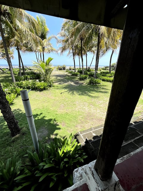 Los Moncada Beachfront House