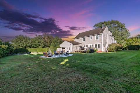 Luxury home on Upscale Indian Ave-Close to Newport