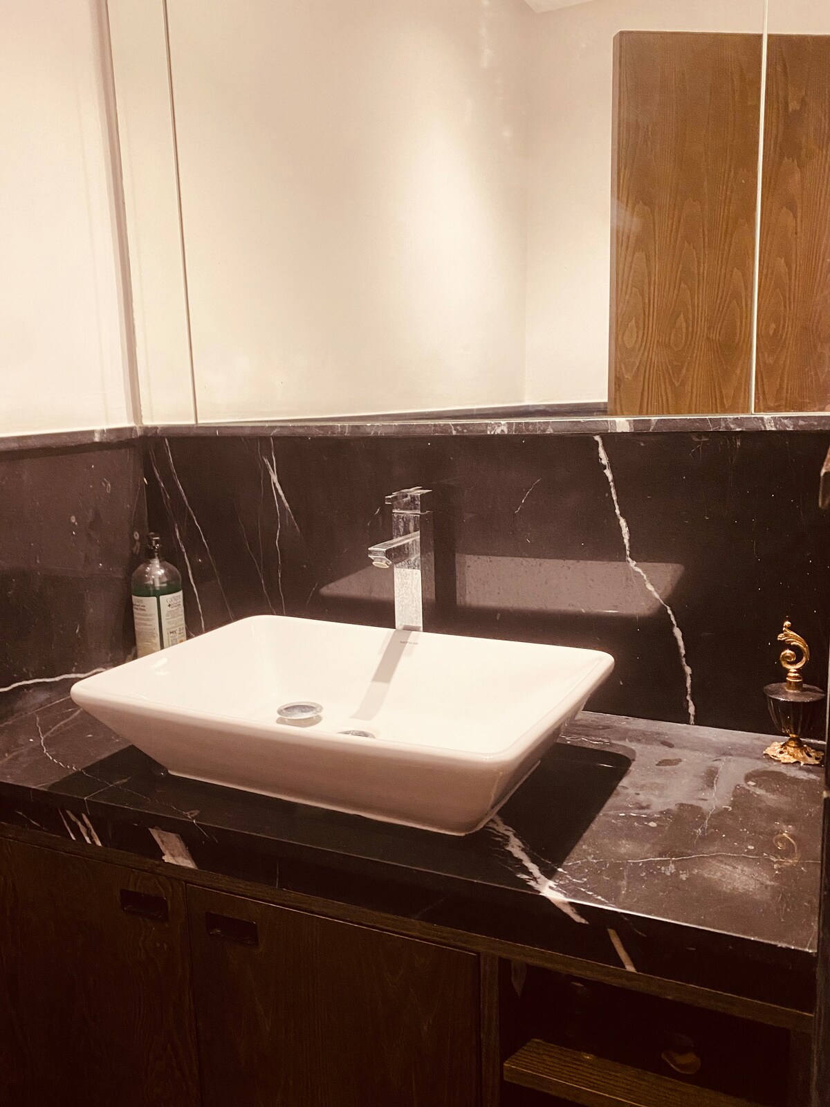 Apartment in Casablanca  Studio  1 bed  3 bathrooms - image 5