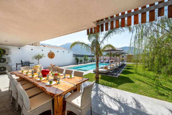 Hypnosis Beachside Villa with private heated pool gallery image 5