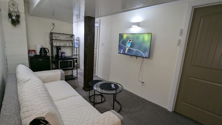 Private Basement Suite, Heart Of Downtown Yk. - Yellowknife
