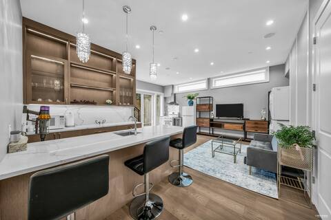 Popular Airbnb listing: Deluxe suite 1B1B1L in a brand NEW House in Shaughnessy
