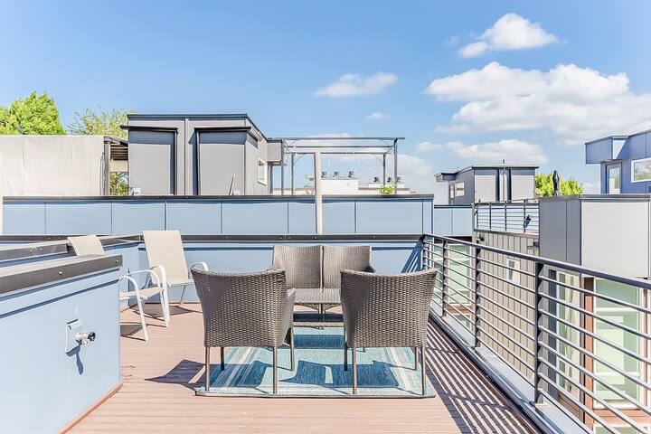 Queen Anne Escape | 2BR Near Parks & Transit gallery image 5