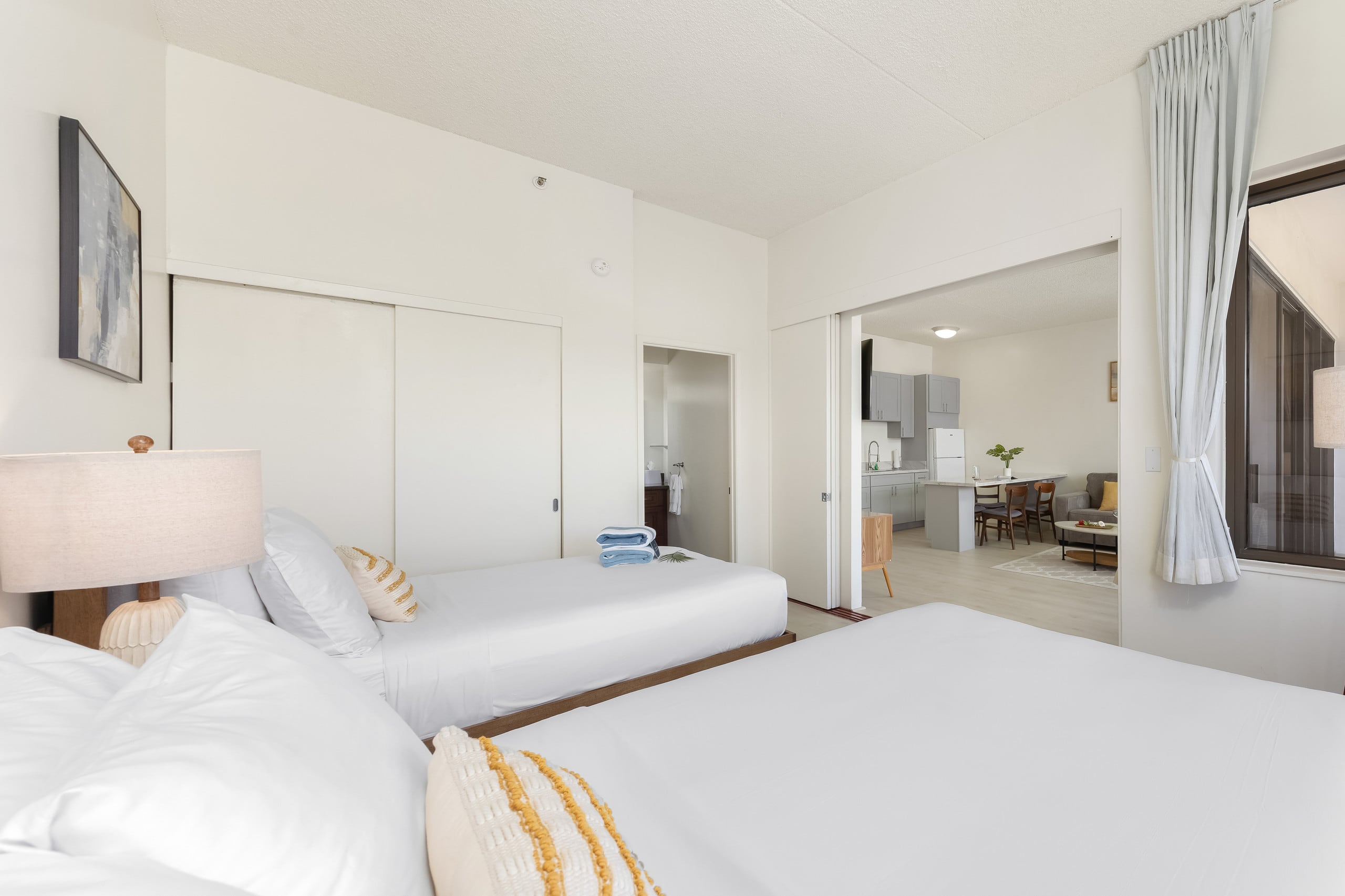 Condo in Honolulu · ★4.88 · 1 bedroom · 3 beds · 1 private bath - Image 23