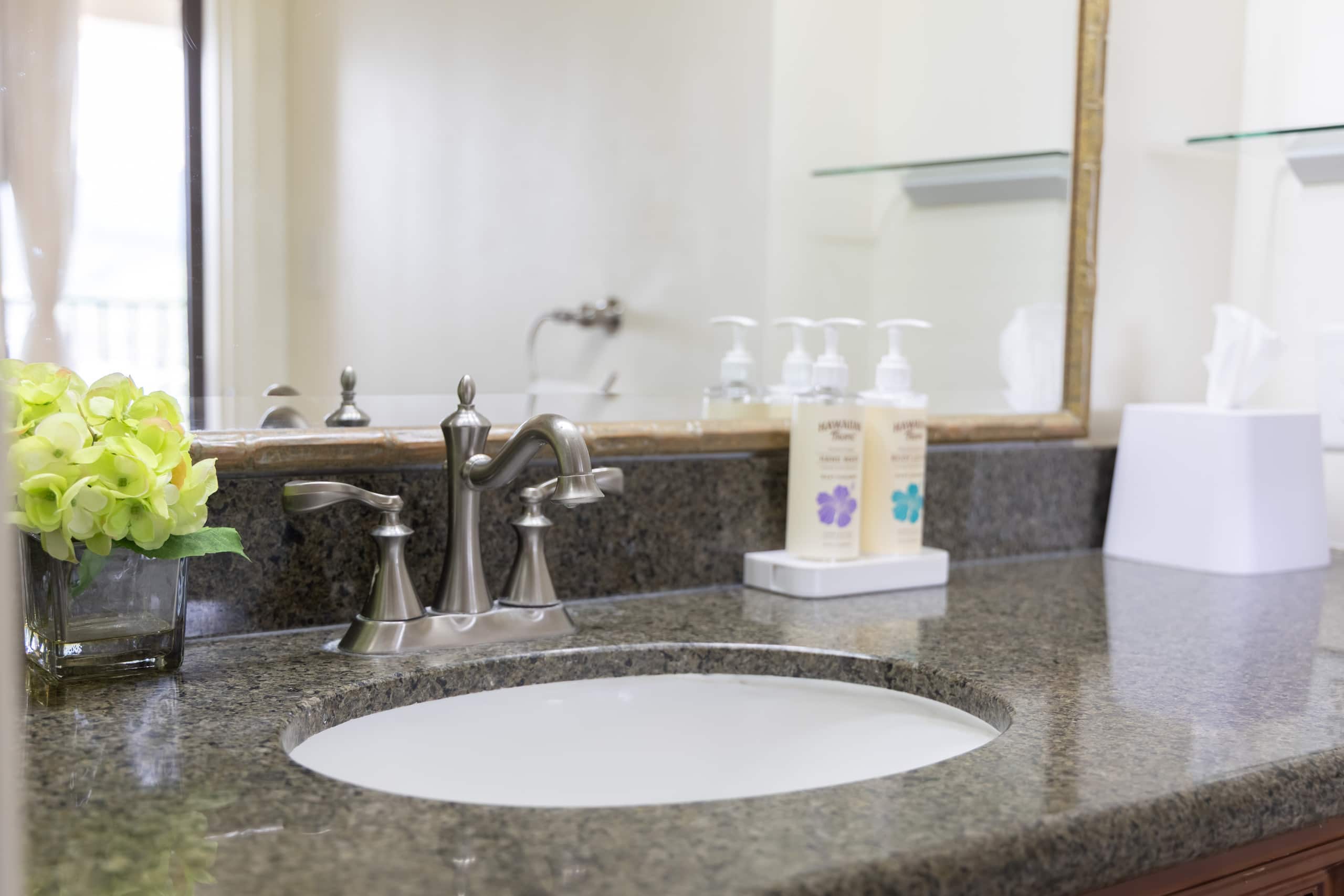 Condo in Honolulu · ★4.88 · 1 bedroom · 3 beds · 1 private bath - Image 31