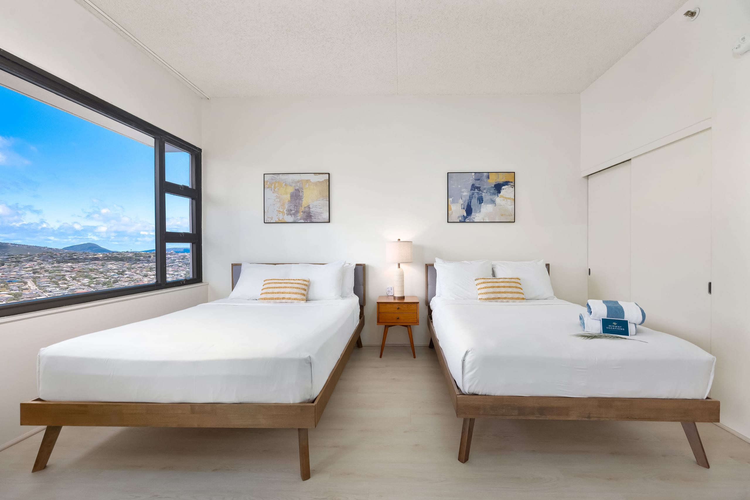 Condo in Honolulu · ★4.88 · 1 bedroom · 3 beds · 1 private bath - Image 25