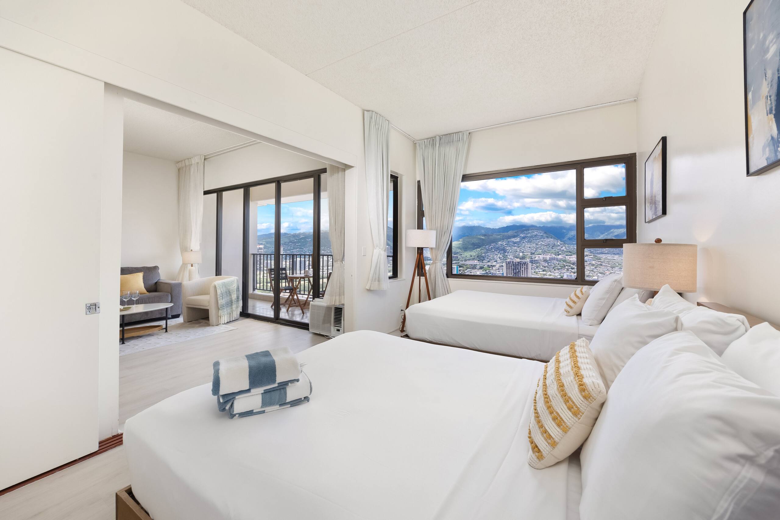 Condo in Honolulu · ★4.88 · 1 bedroom · 3 beds · 1 private bath - Image 24