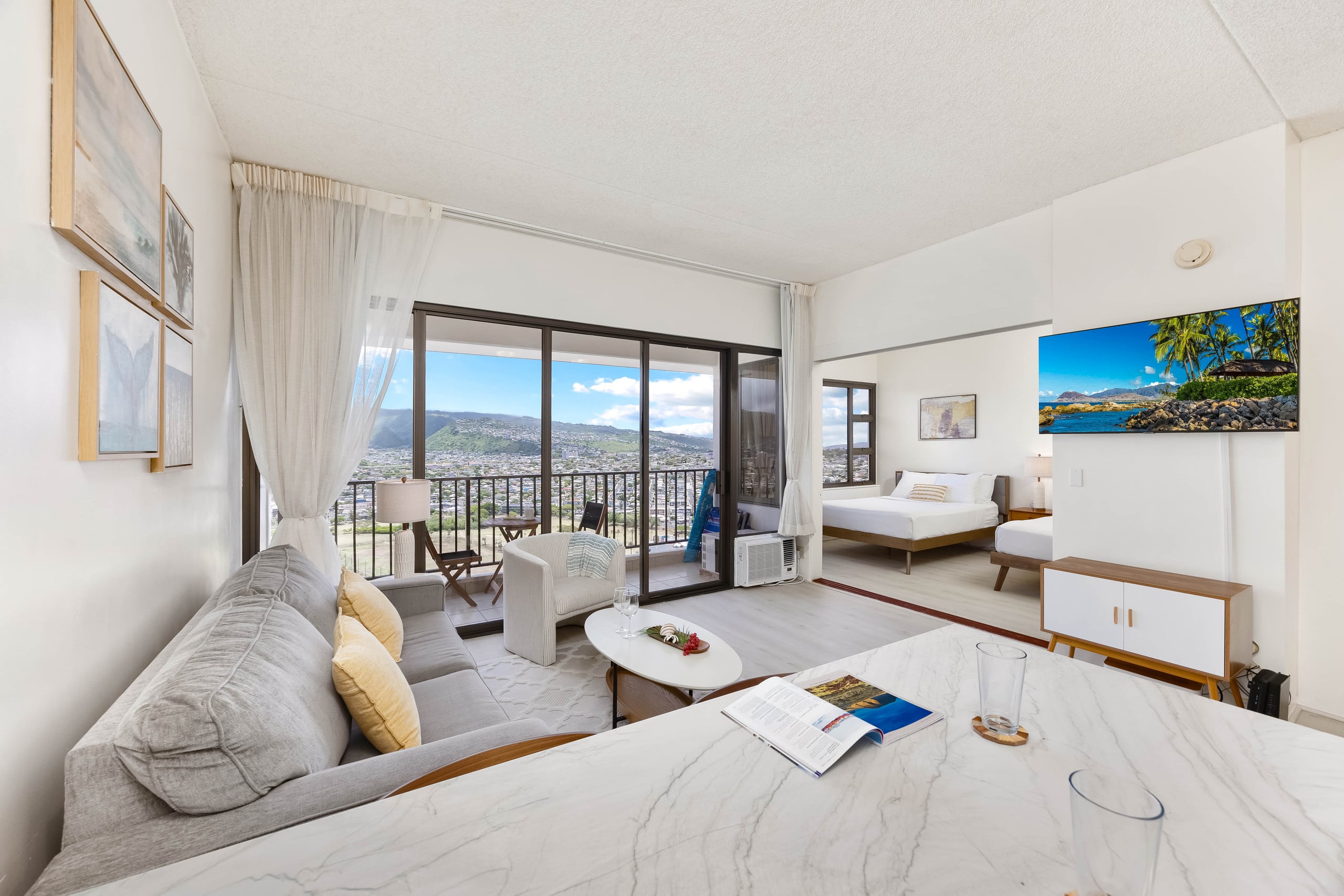 Condo in Honolulu · ★4.88 · 1 bedroom · 3 beds · 1 private bath - Image 14