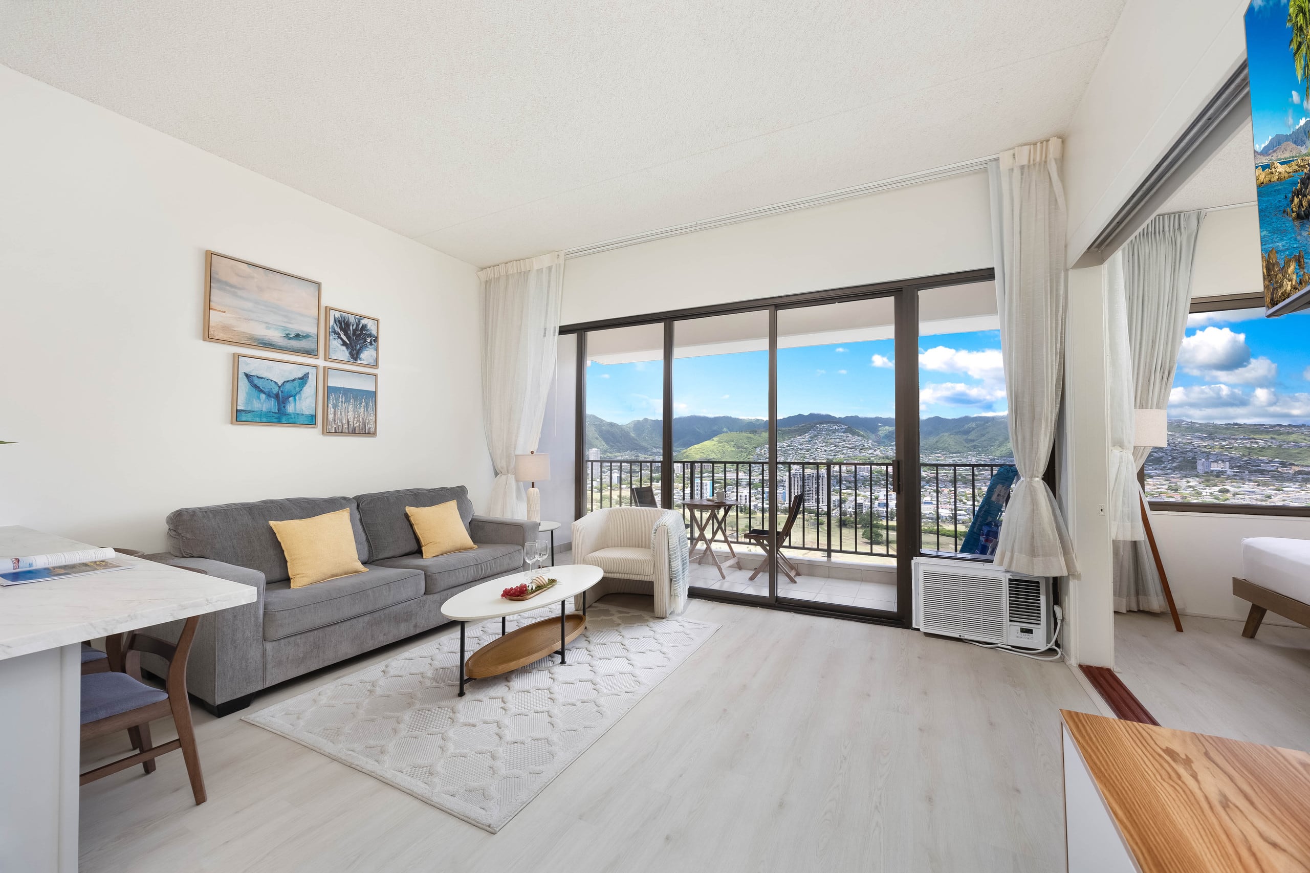 Condo in Honolulu · ★4.88 · 1 bedroom · 3 beds · 1 private bath - Image 9