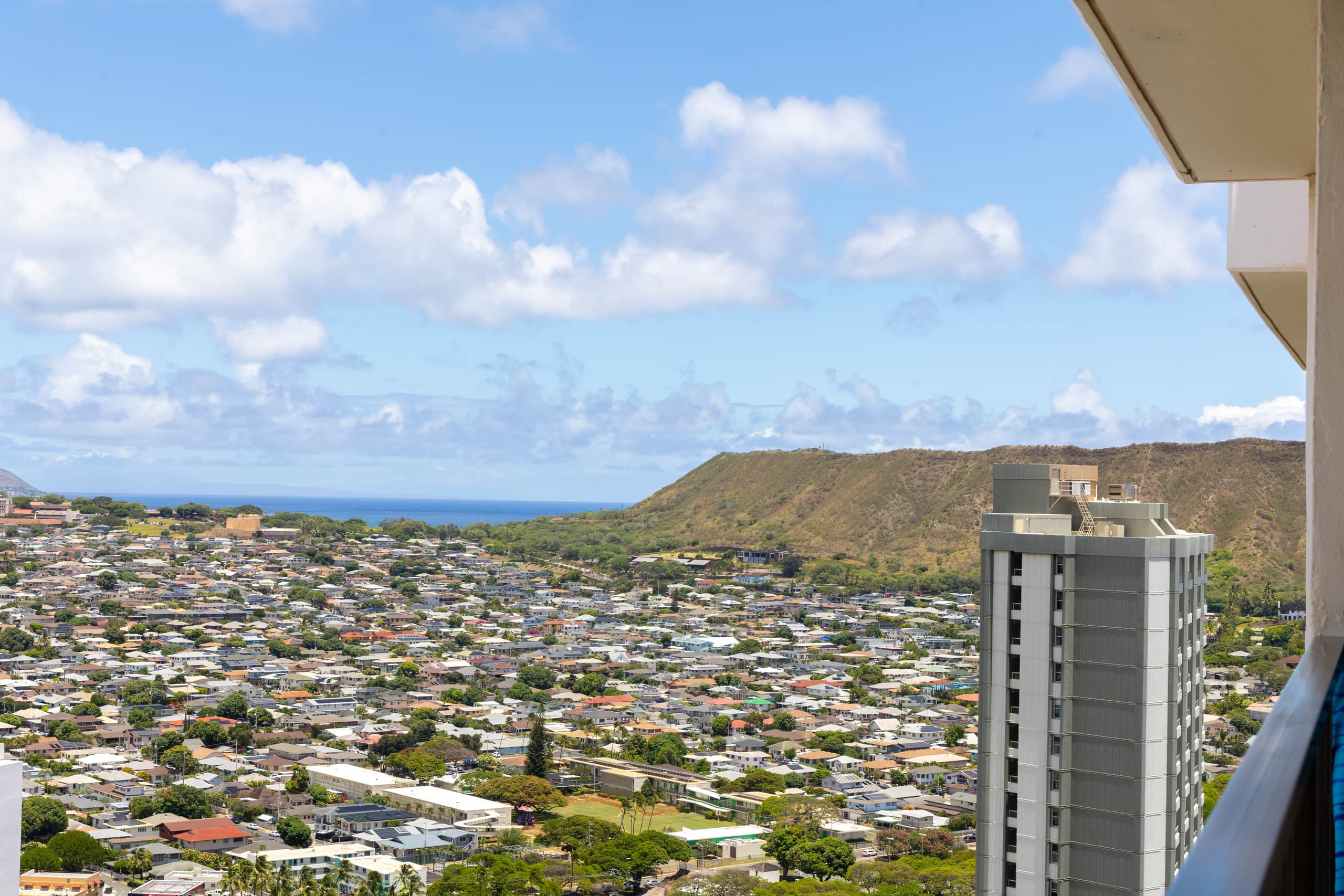 Condo in Honolulu · ★4.88 · 1 bedroom · 3 beds · 1 private bath - Image 39