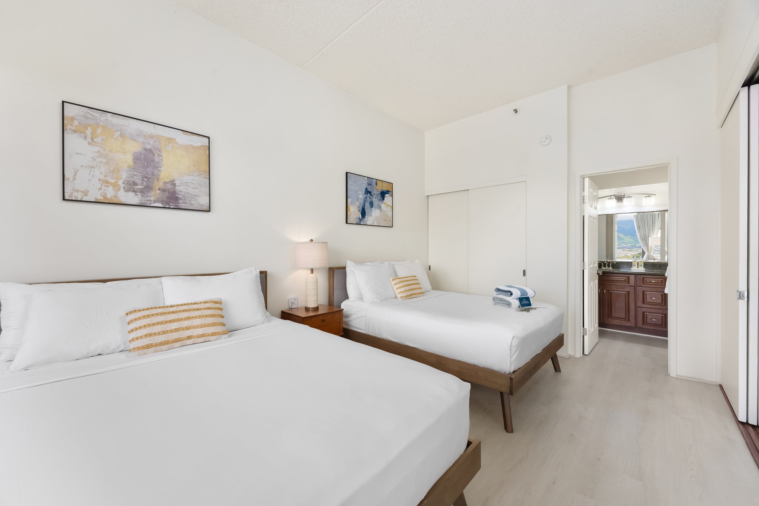 Condo in Honolulu · ★4.88 · 1 bedroom · 3 beds · 1 private bath - Image 22