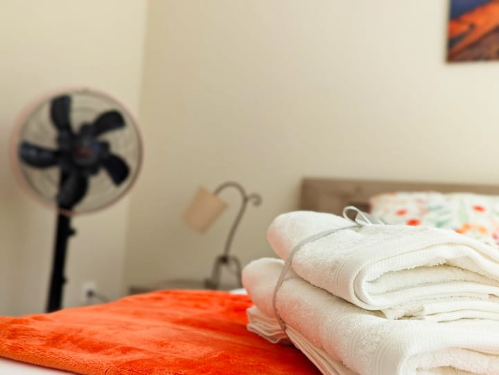 Chumba cha kulala "Mont-Ventoux": Kitanda cha watu wawili (140X200)