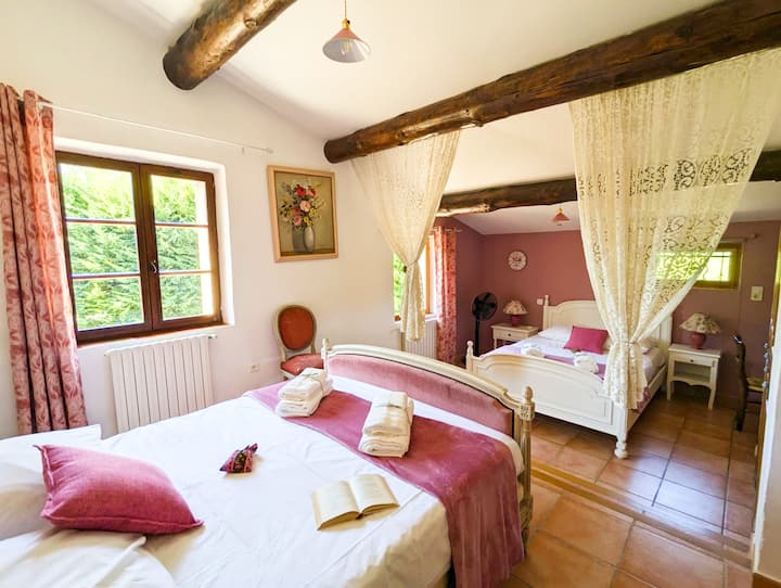 Chumba cha kulala "Le Rosier": vitanda 2 vya watu wawili (140X200)