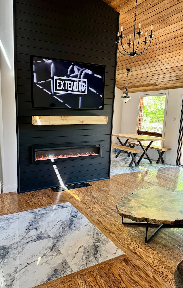 Fawn Bliss Cottage | Near Fawn Lake | +Hot Tub - Bracebridge