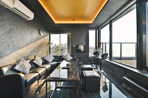 Spacious 3 bedrooms, balcony with bathtub