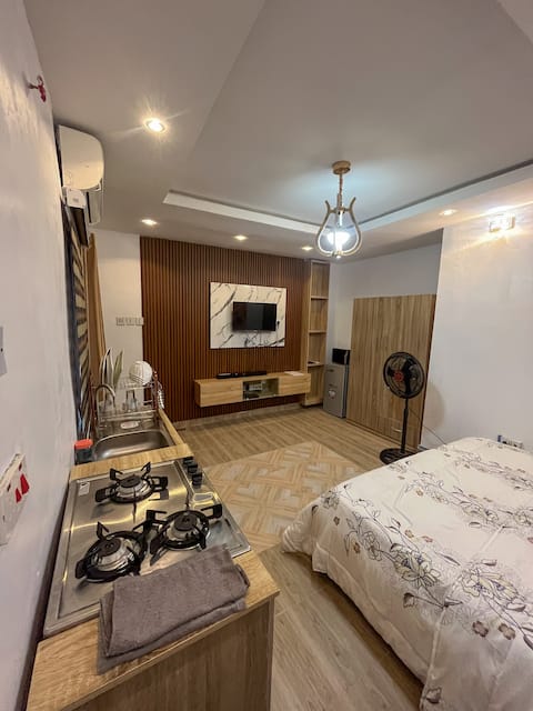 The Studio • Fast WiFi • 20m to Airport