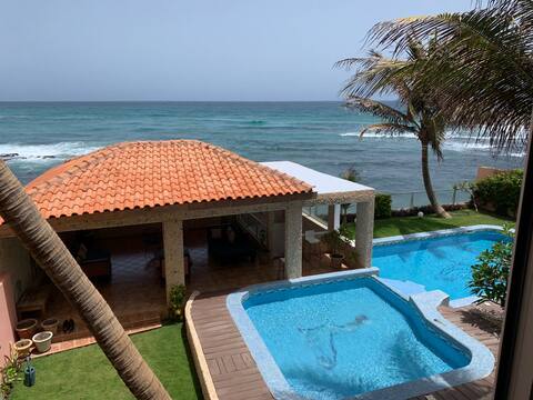 Villa pieds dans l'eau à Dakar Yoff