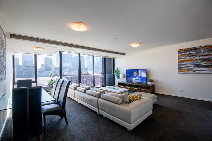 Exclusive: 7-Bedrooms | 2 Balconies | Casino, MCEC gallery image 2