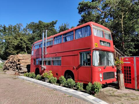 Luxury Fairytale Bus With Jacuzzi, De Zandhoef