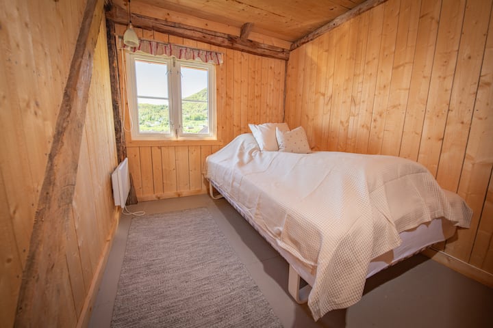 Chumba cha kulala nambari 5: Upana wa kitanda kimoja sentimita 120
Ghorofa ya 2
