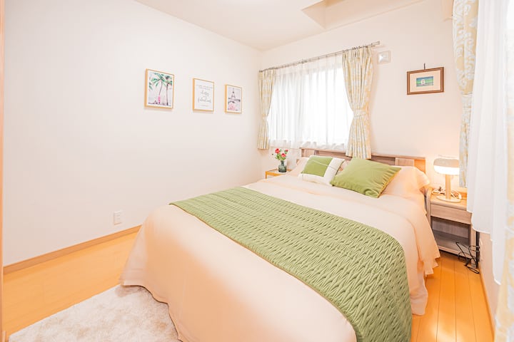 1 ორადგილიანი საწოლი
საწოლის ზომა: 195 სმ × 140 სმ