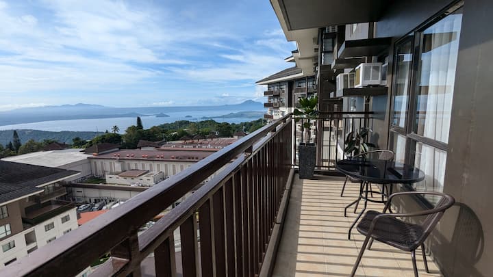 Spacious 1br (54sqm) W/ Balcony Taal View - Tagaytay