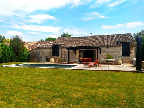 The box-for8-Swimming pool-Stove-Terrace-Garden