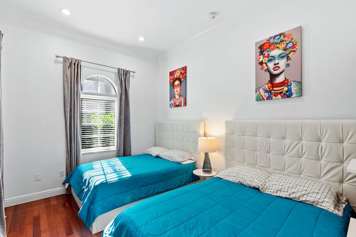 ಬೆಡ್‌ರೂಮ್ 4