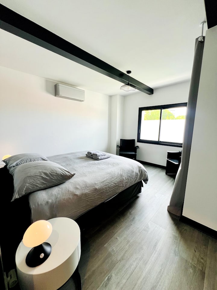 Spálňa 3 s kúpeľňou komunikujúcou so spálňou 4