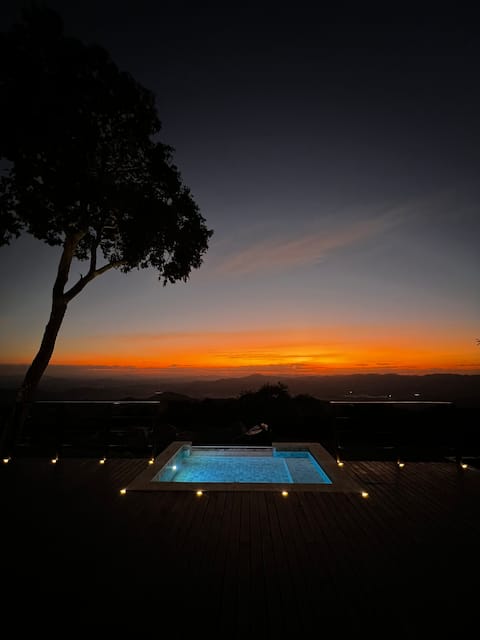 Cabin on the mountain with a spectacular view!