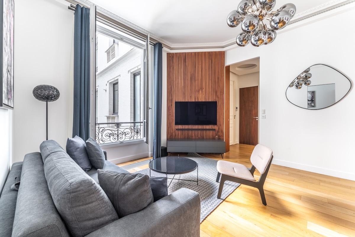 Annonce Airbnb populaire: Luxury Living Champs Elysees à Paris 8e Arrondissement