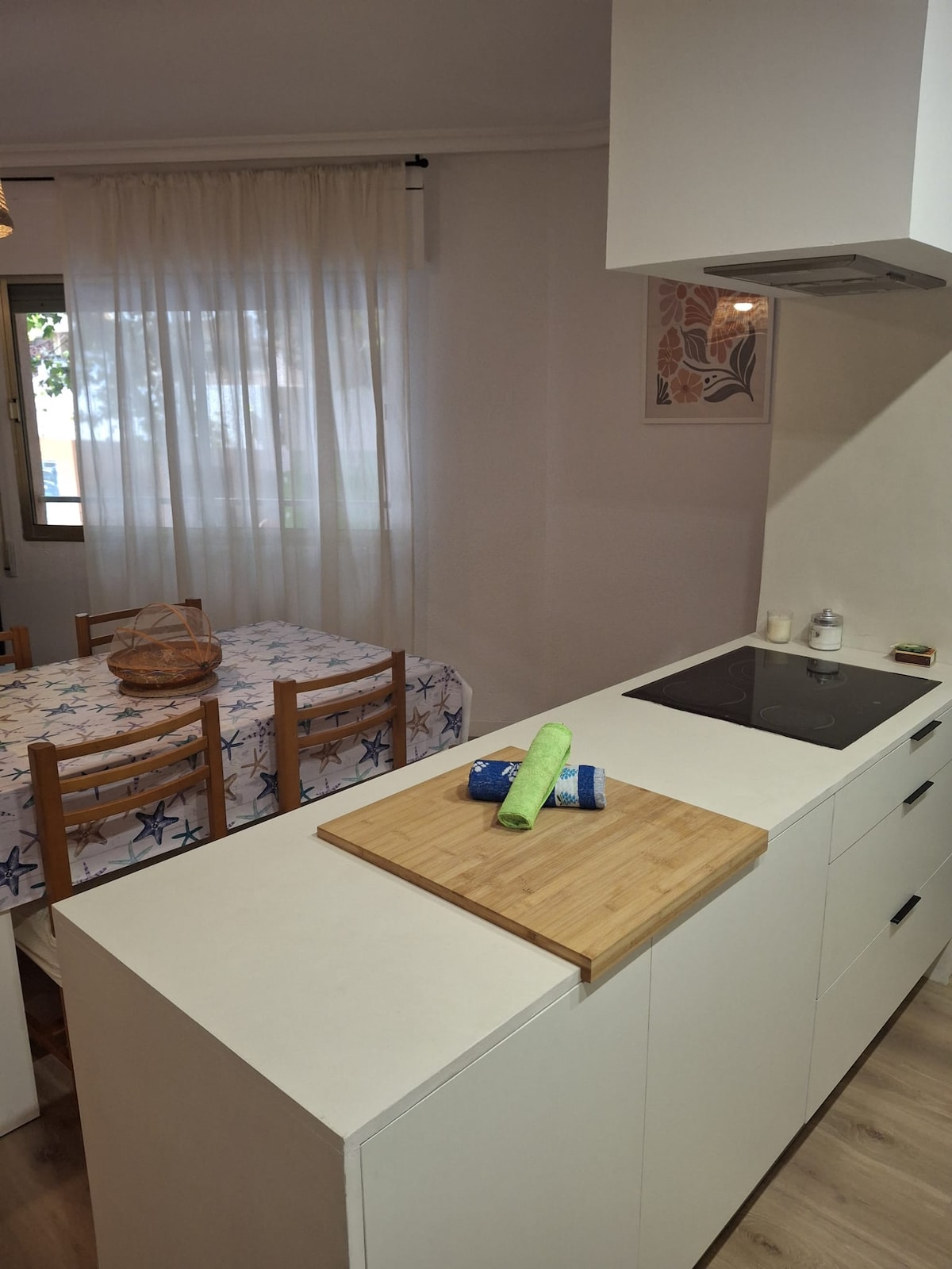 Top performing Airbnb: Apartment a 2-minute walk to the beach in Calp