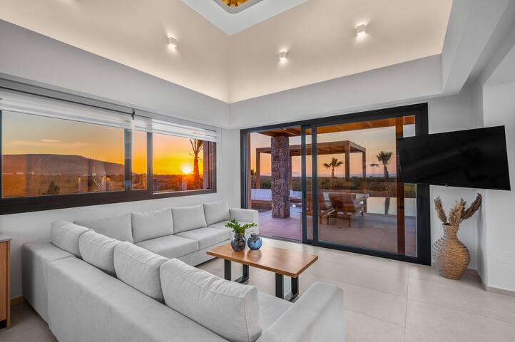 Villa Anassa – Luxurious 4-Bedroom Villa gallery image 3