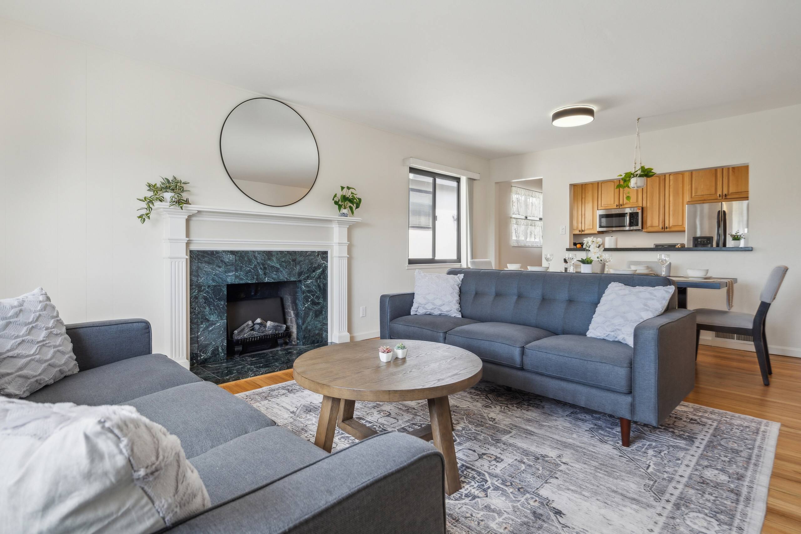 Home in South San Francisco · ★5.0 · 4 bedrooms · 7 beds · 3 private baths - Image 24