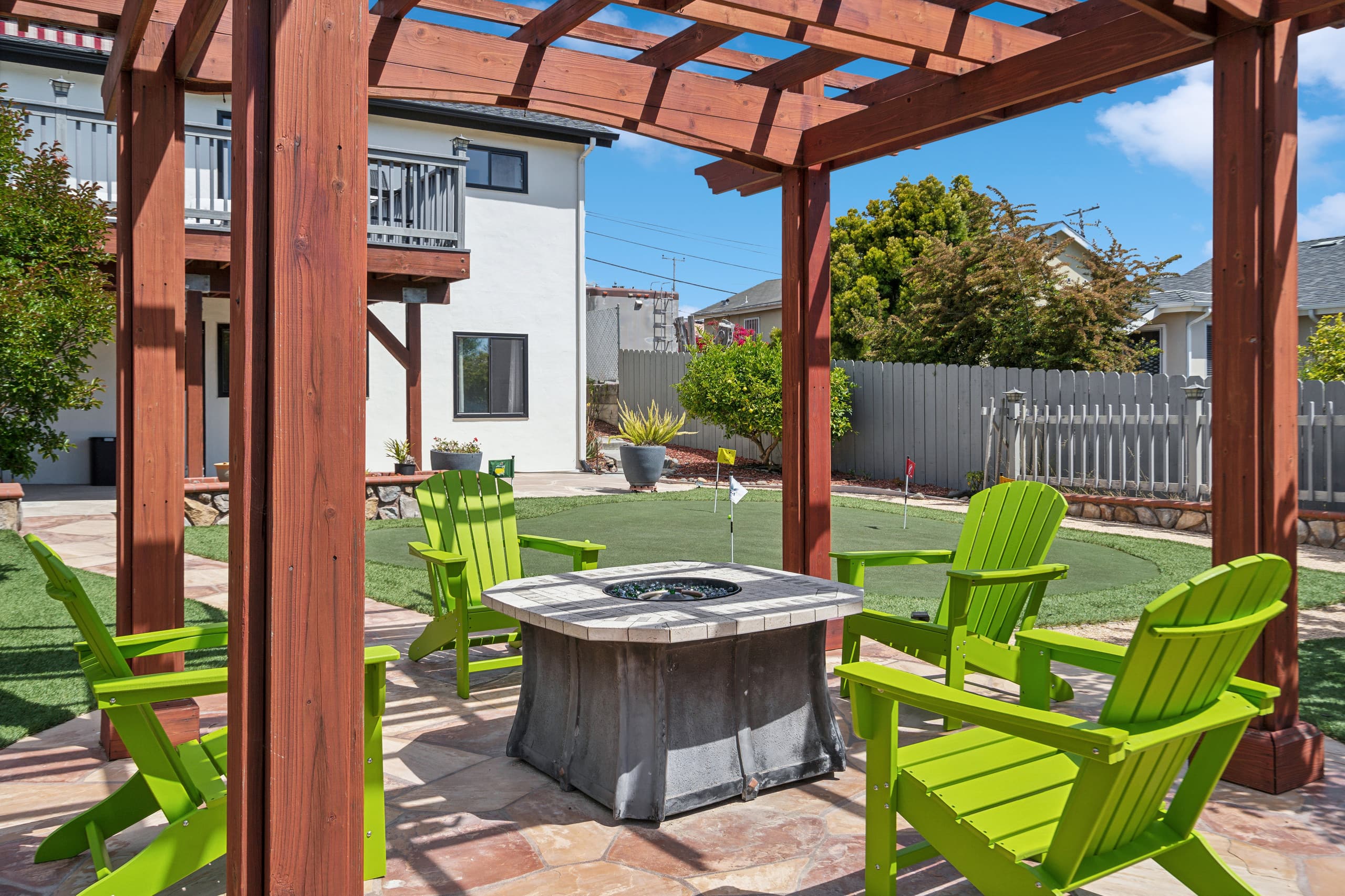 Home in South San Francisco · ★5.0 · 4 bedrooms · 7 beds · 3 private baths - Image 53
