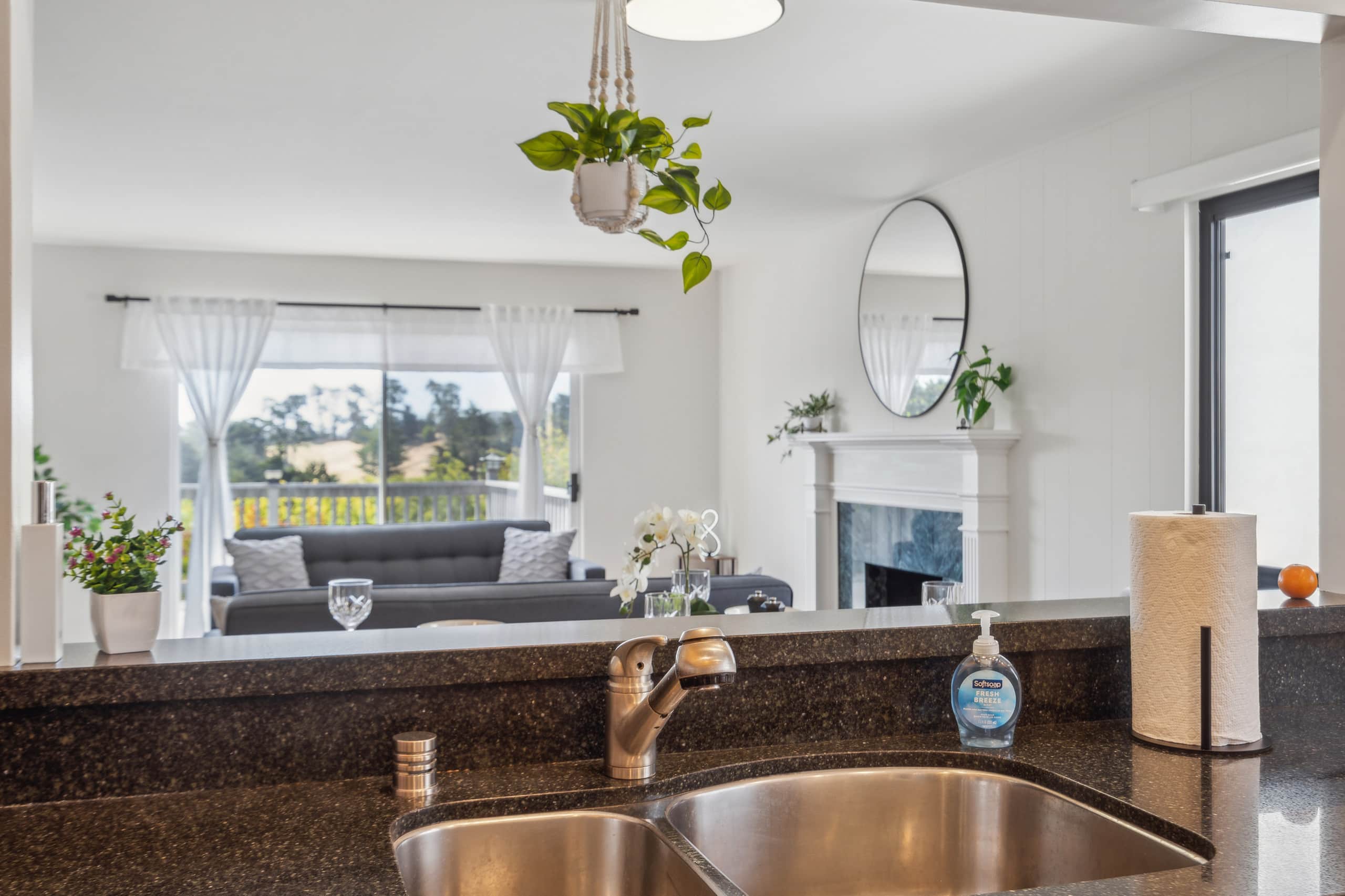 Home in South San Francisco · ★5.0 · 4 bedrooms · 7 beds · 3 private baths - Image 33
