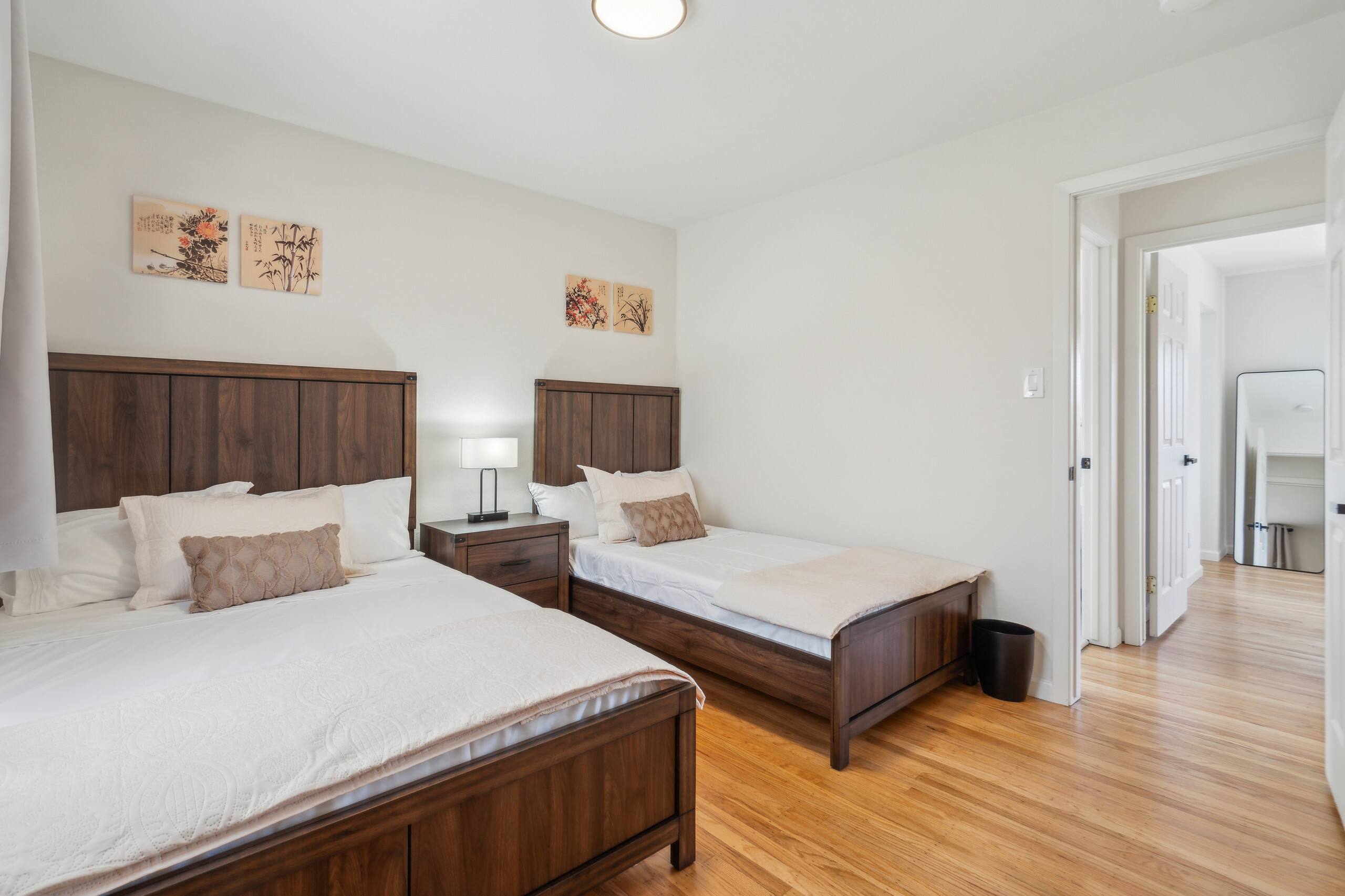 Home in South San Francisco · ★5.0 · 4 bedrooms · 7 beds · 3 private baths - Image 50