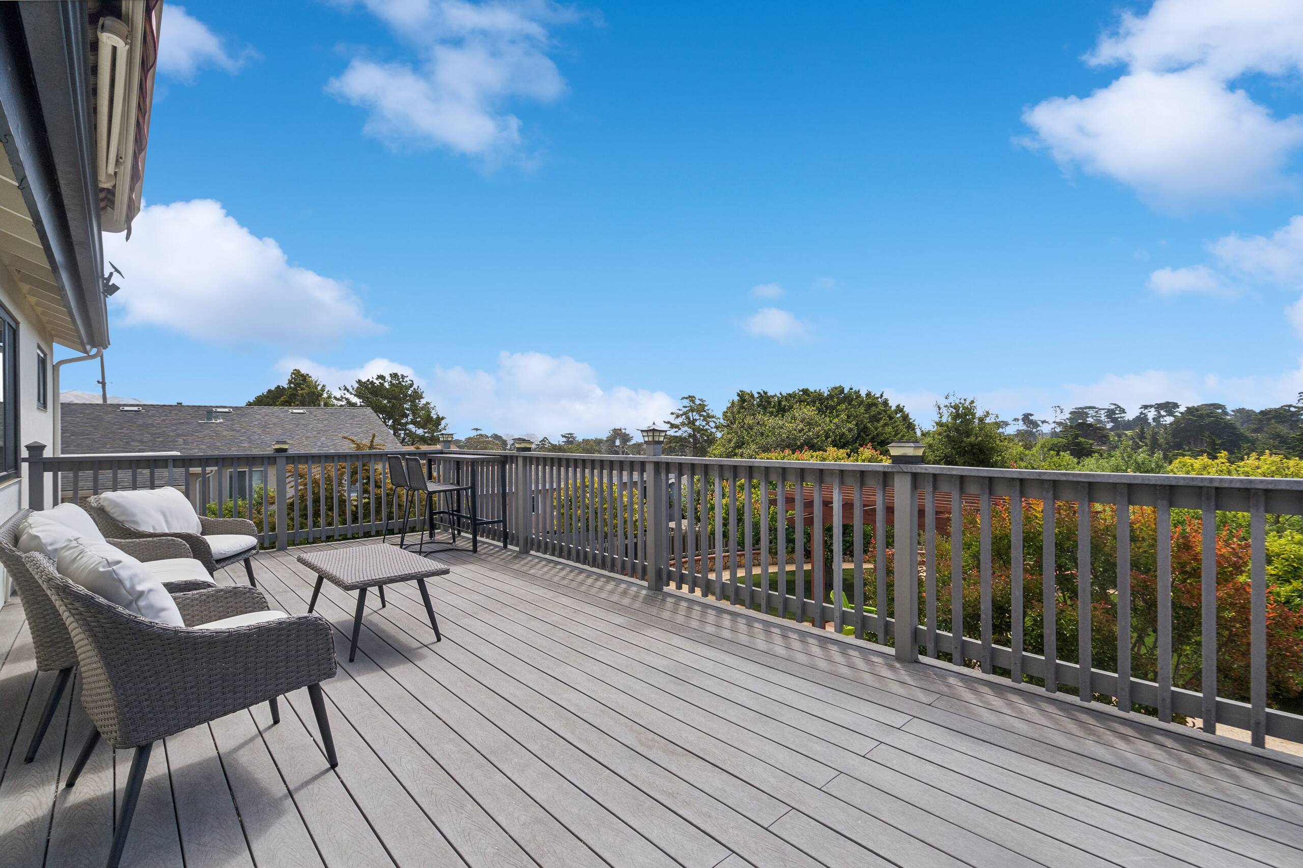 Home in South San Francisco · ★5.0 · 4 bedrooms · 7 beds · 3 private baths - Image 3