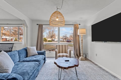 Serene Kokomo Home: 3-bed Modern Farmhouse