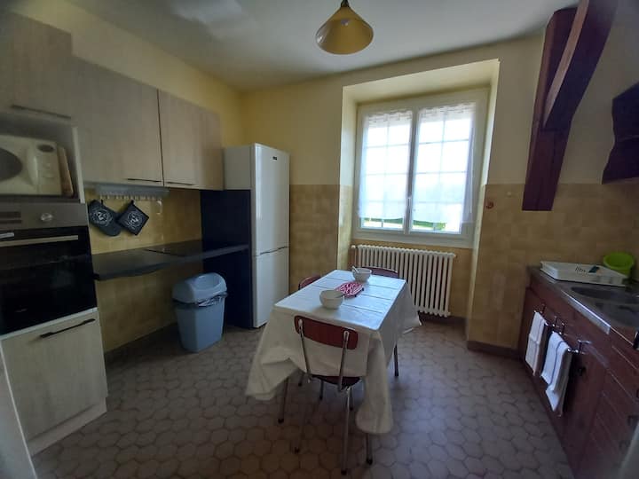 Appartement Centre-ville
6 Personnes, 3 Chambres - Paray-le-Monial