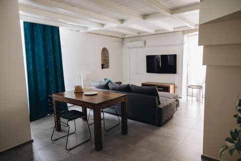 [Santi Medici] Central Apartment with Terrace