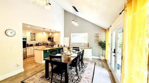 Serene & Private Wooded Retreat in Woodinville