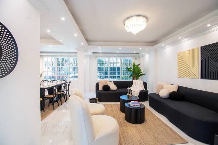 ¡Crystal! – 7BR Fantastic! In heart of Roma gallery image 4