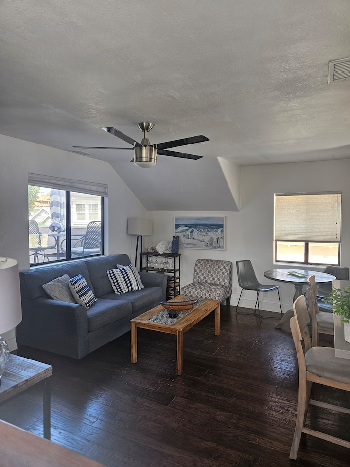 Coronado Charming Vacation Abode - Coronado Island, CA