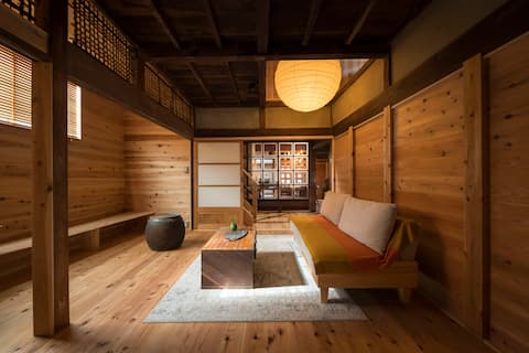 Private [126m2] Natural materials /art/wooden bath