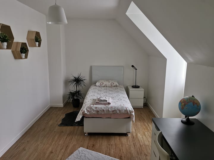 საძინებელი 4