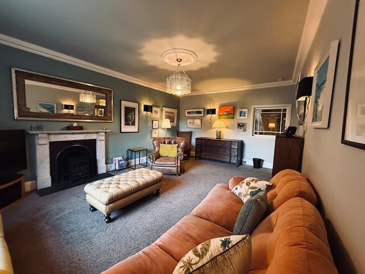 6-bed, City Centre, Garden. - Edinburgh