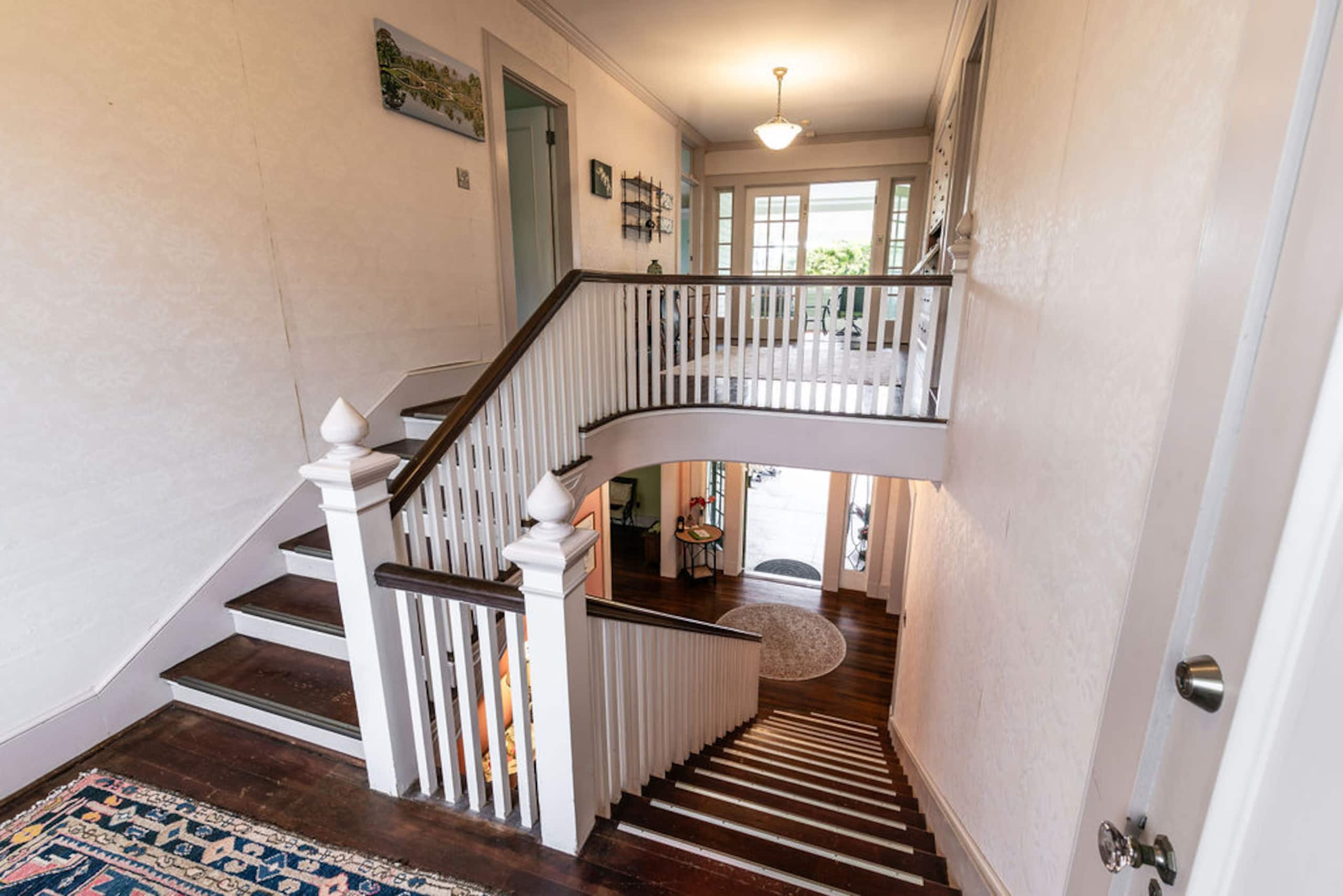 Home in Hilo · ★4.73 · 4 bedrooms · 4 beds · 6.5 private baths - Image 7