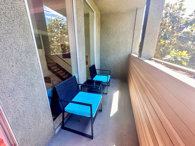 2500 ft² w/ Pool Table, 2 King Bds, Sauna, 85″TV gallery image 5