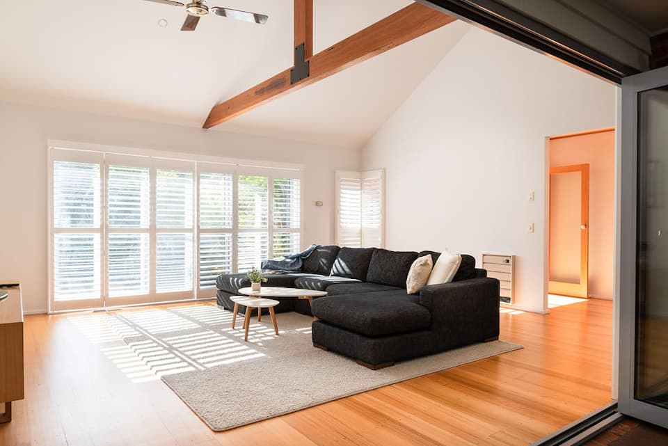 Torquay’s Big Beach House · Old Torquay family home with alfresco and bifold doors